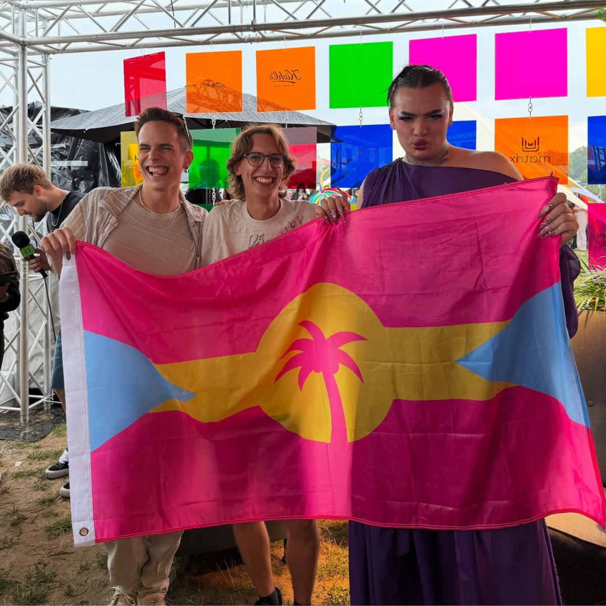Official Island Nations of Floptropica Flag